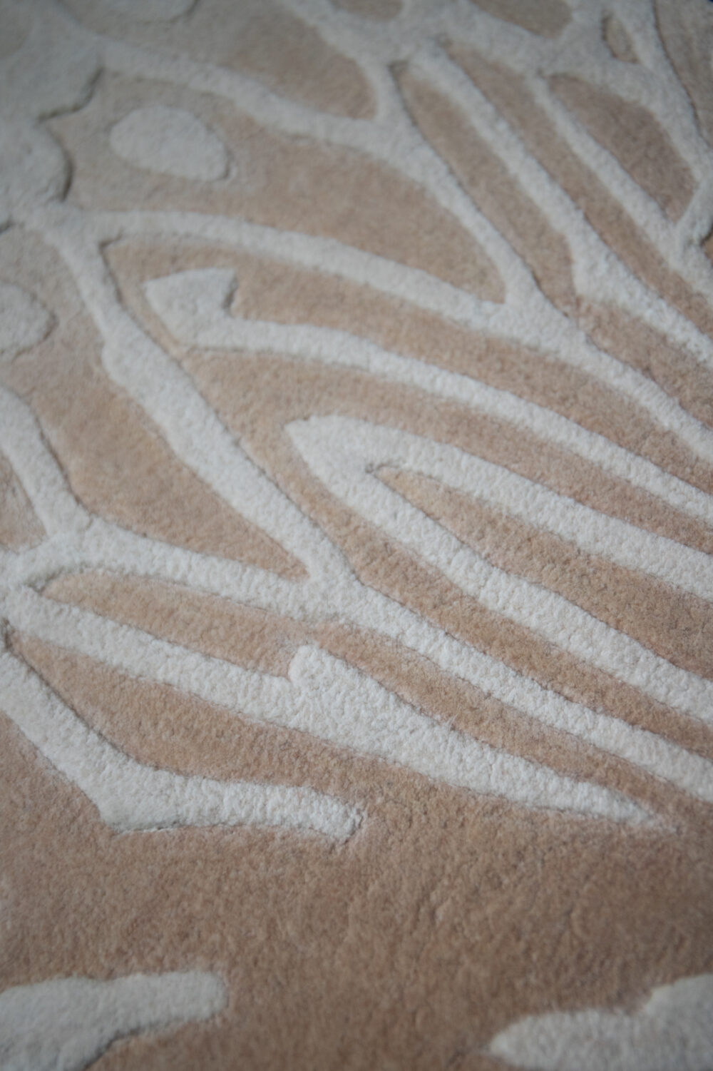 Tapis de luxe design et haut de gamme sur mesure • CALDER