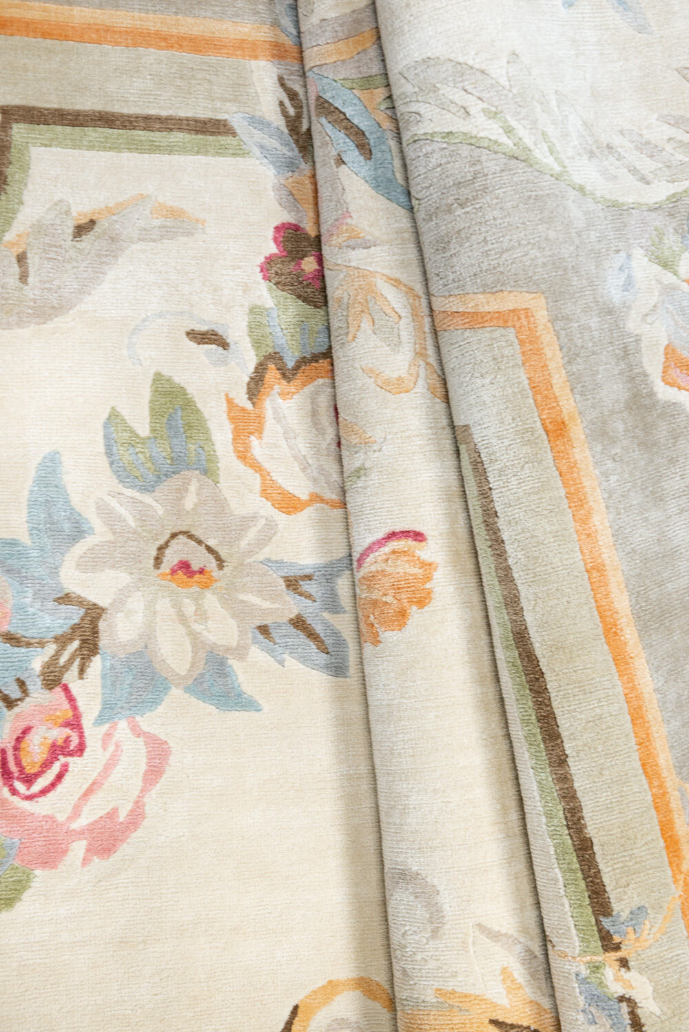 Tapis de luxe design et haut de gamme sur mesure • Fontenay