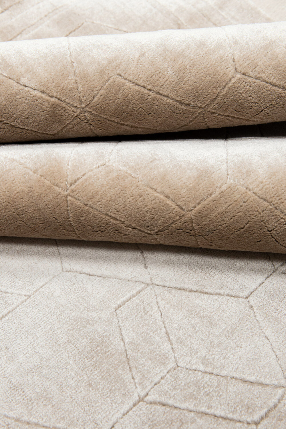 Tapis de luxe design et haut de gamme sur mesure • LARO