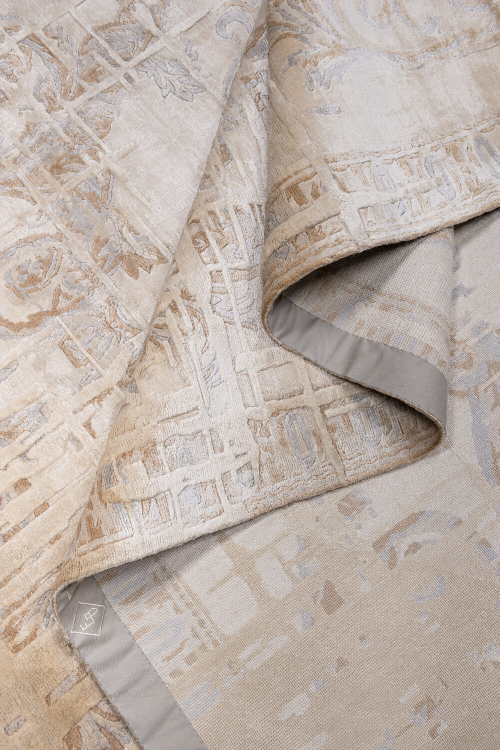 Tapis de luxe design et haut de gamme sur mesure • MEDICIS