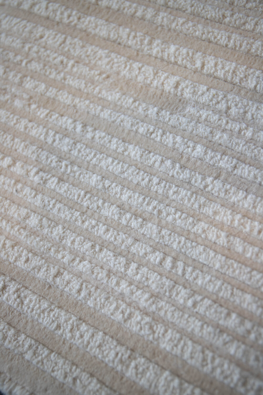 Tapis de luxe design et haut de gamme sur mesure • RUBAN