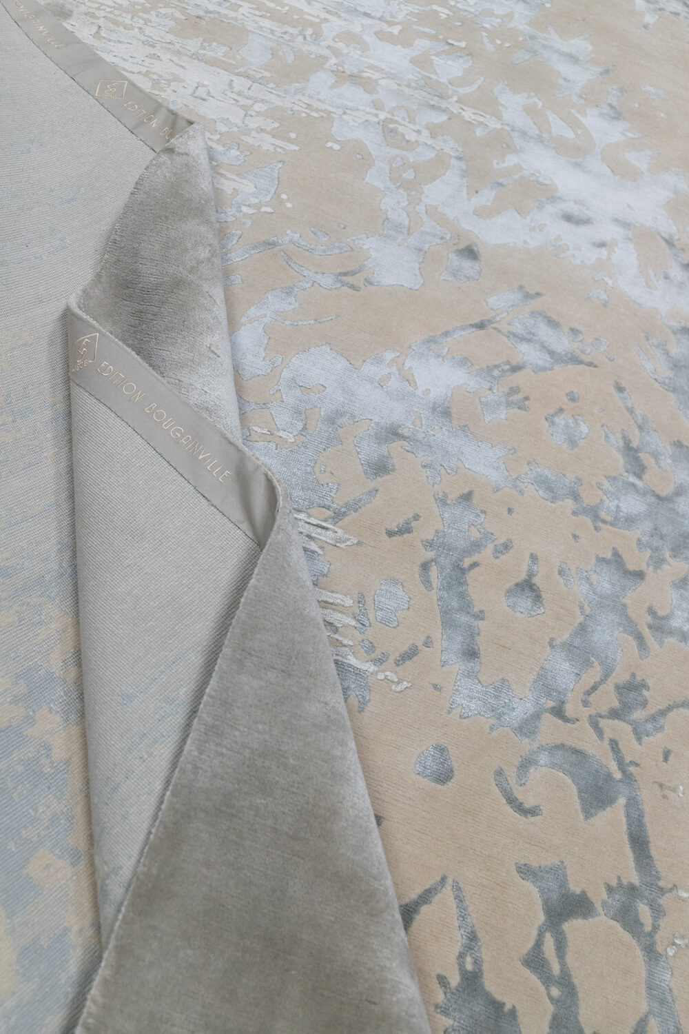 Édition Bougainville • Abaya Stamp