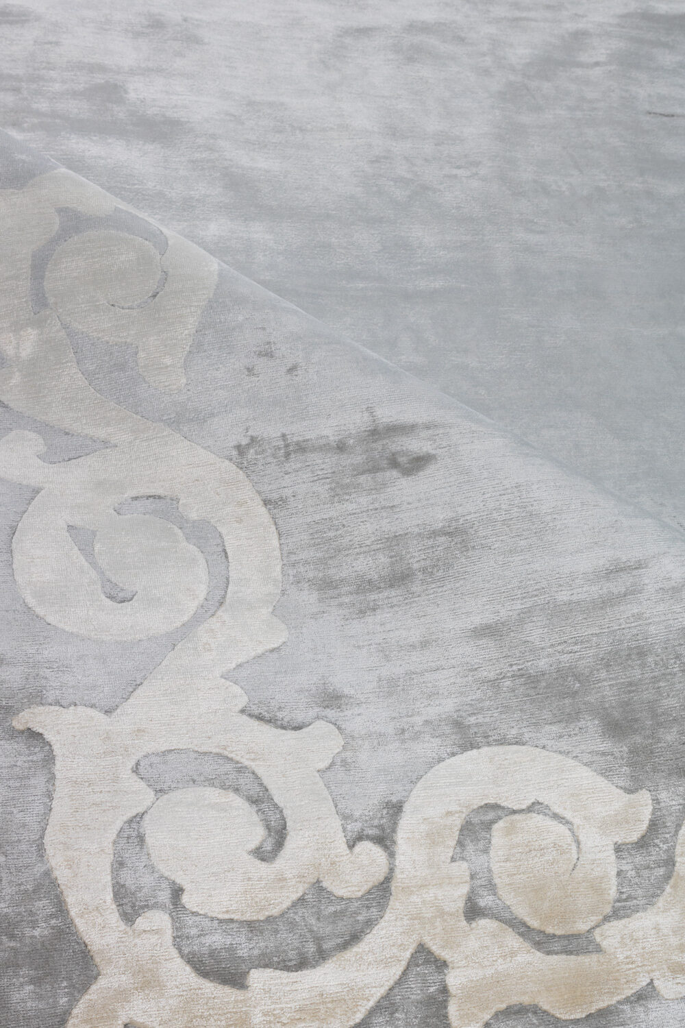 Tapis de luxe design et haut de gamme sur mesure • Augustin
