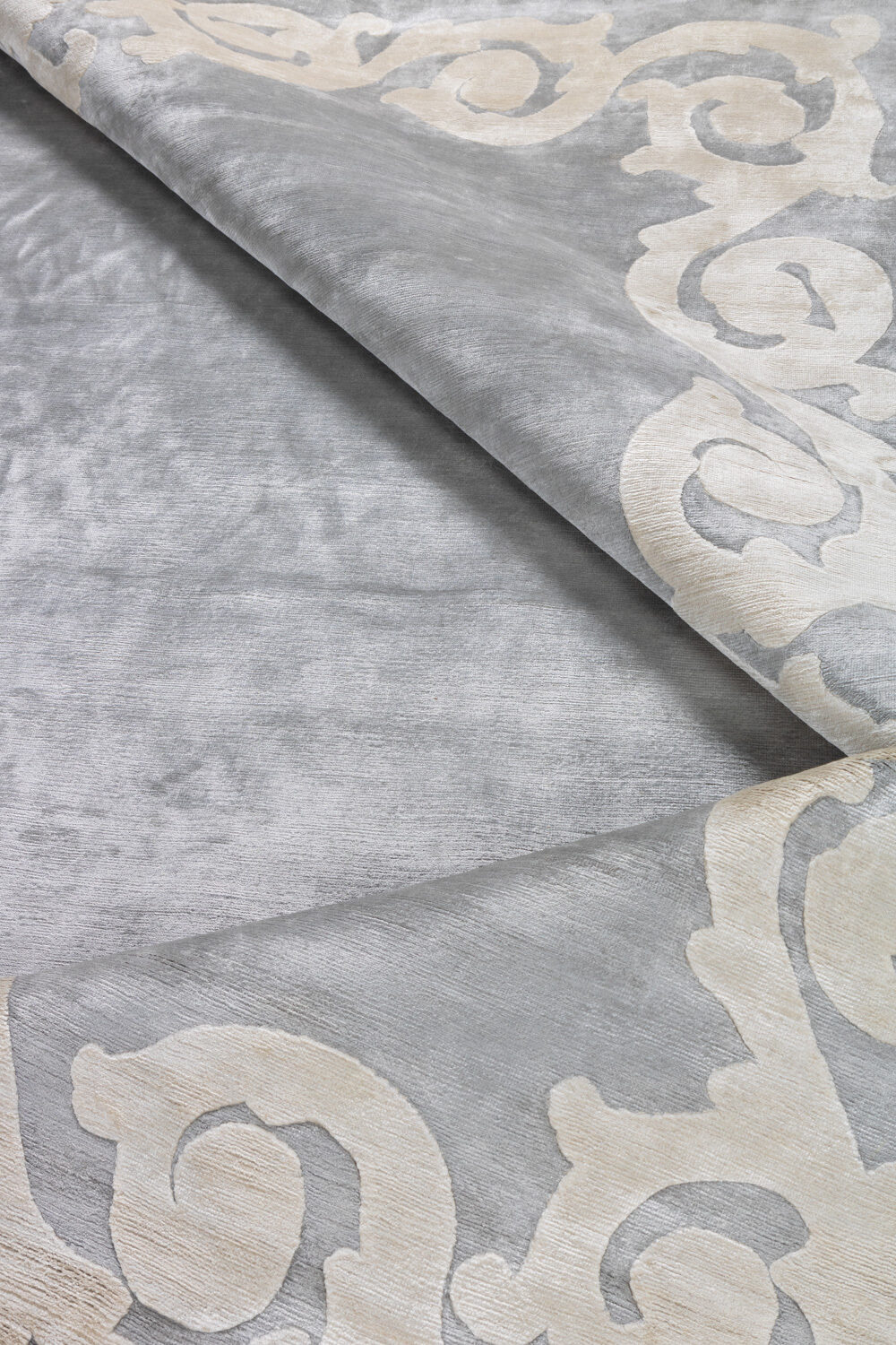 Tapis de luxe design et haut de gamme sur mesure • Augustin