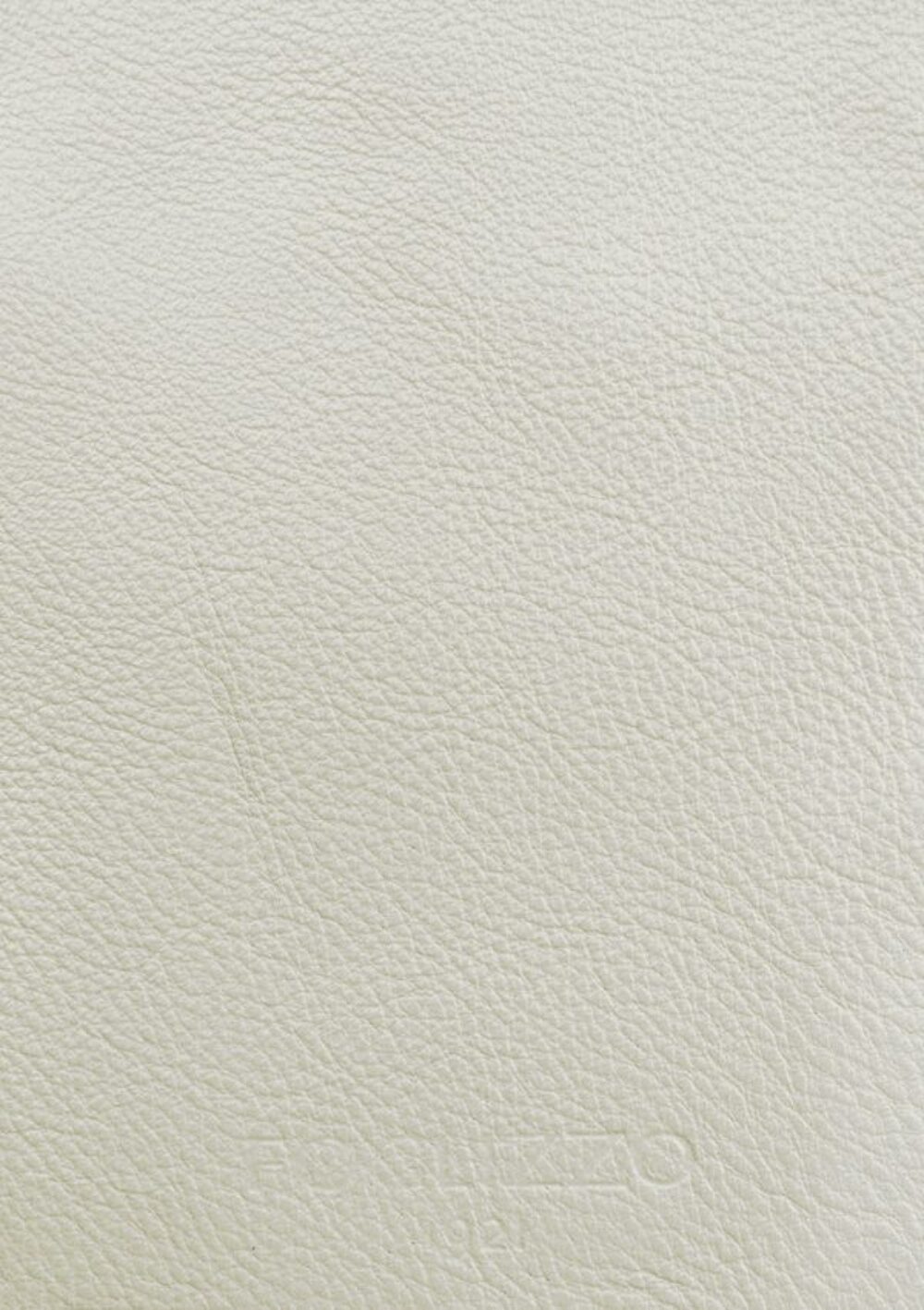 Luxusdesign und hochwertige Teppiche nach Maß • Basic Pearl White Jade