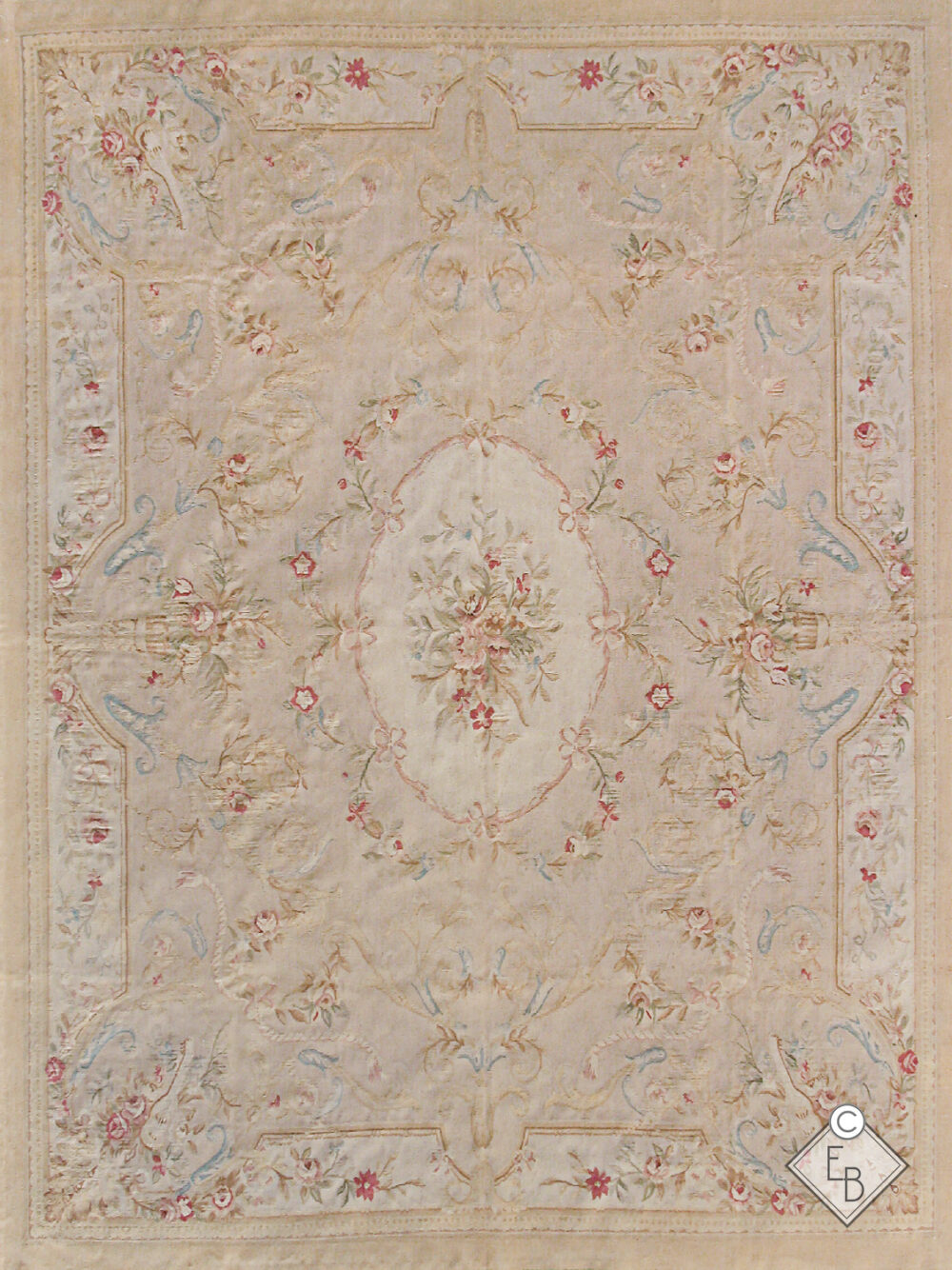 Tapis de luxe design et haut de gamme sur mesure • Beaumont