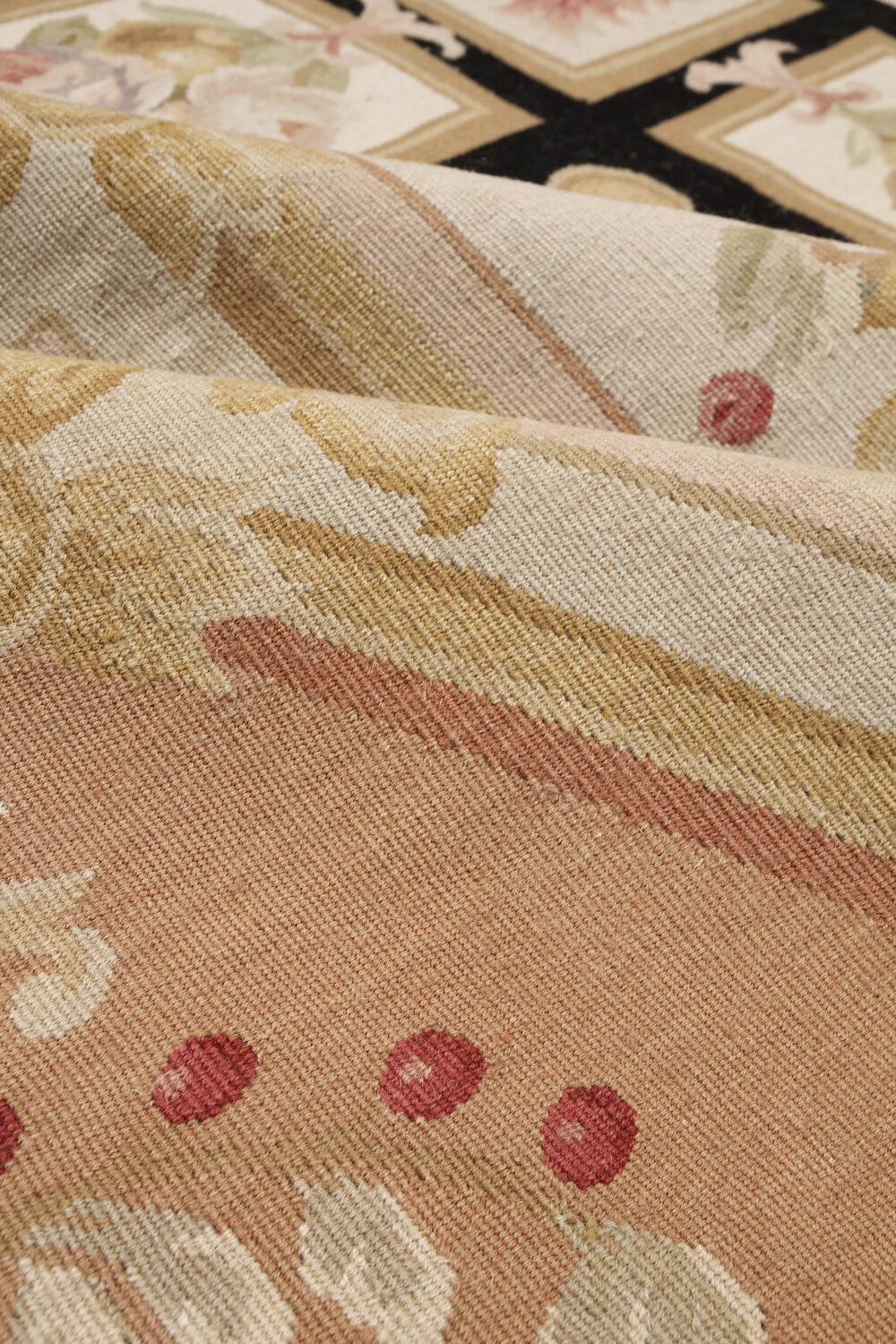 Tapis de luxe design et haut de gamme sur mesure • Cantenac