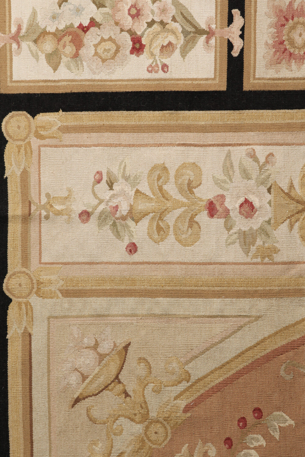 Tapis de luxe design et haut de gamme sur mesure • Cantenac