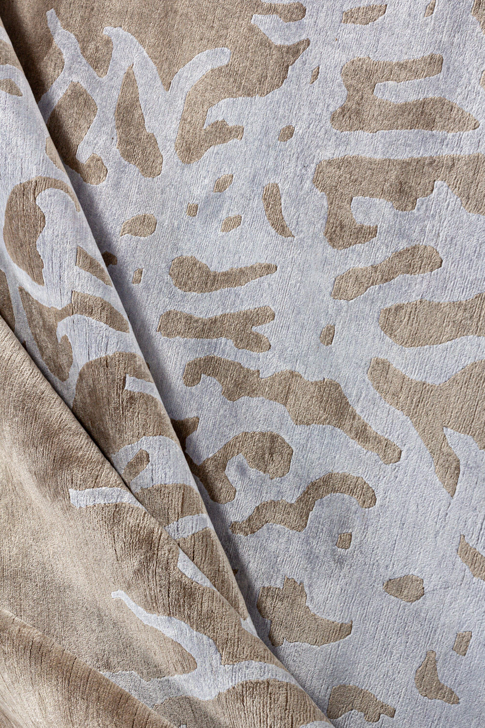 Tapis de luxe design et haut de gamme sur mesure • Gorgone