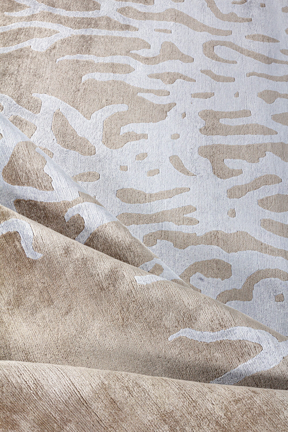 Tapis de luxe design et haut de gamme sur mesure • Gorgone