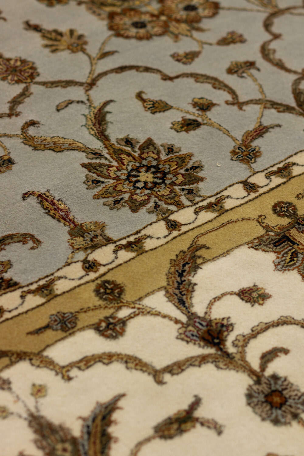 Diseño de lujo y alfombras de alta gama hechas a medida • Maryam