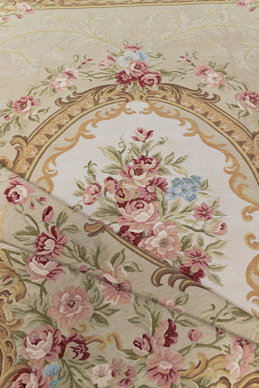 Tapis de luxe design et haut de gamme sur mesure • Mirabeau