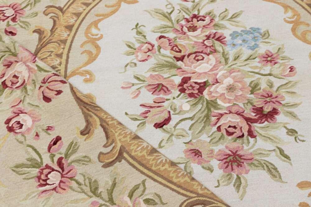 Tapis de luxe design et haut de gamme sur mesure • Mirabeau