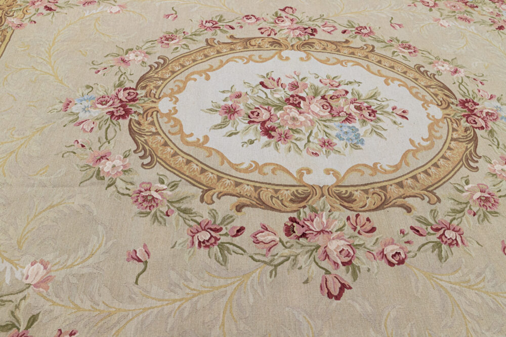Tapis de luxe design et haut de gamme sur mesure • Mirabeau