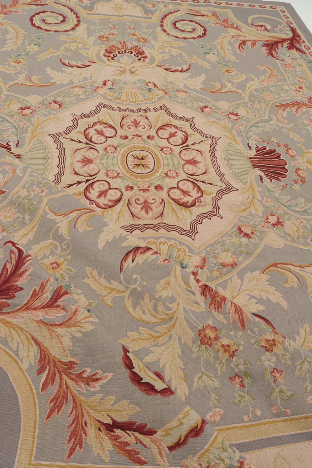 Tapis de luxe design et haut de gamme sur mesure • Montmirail