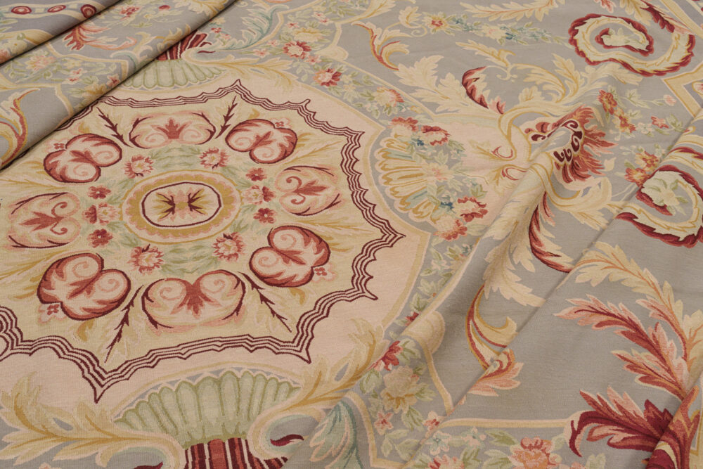 Tapis de luxe design et haut de gamme sur mesure • Montmirail