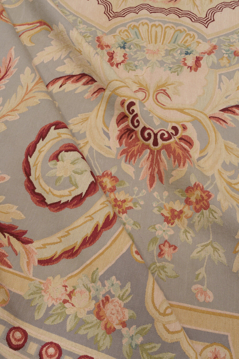 Tapis de luxe design et haut de gamme sur mesure • Montmirail