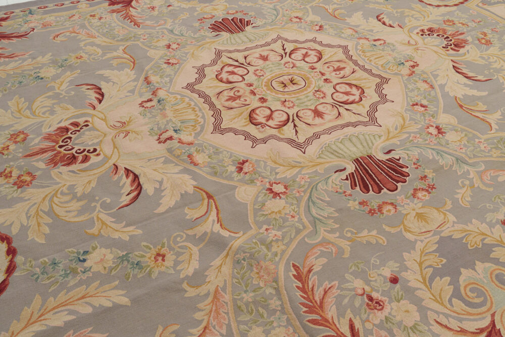 Tapis de luxe design et haut de gamme sur mesure • Montmirail