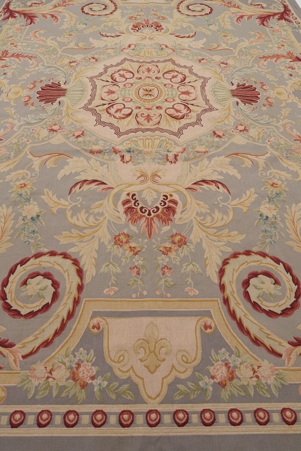 Tapis de luxe design et haut de gamme sur mesure • Montmirail