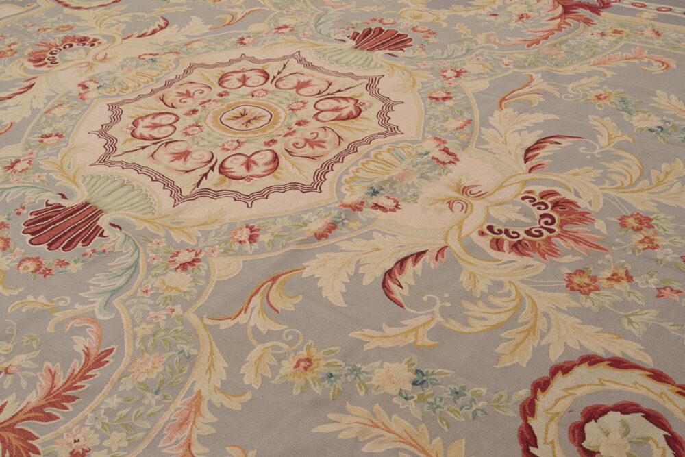 Tapis de luxe design et haut de gamme sur mesure • Montmirail
