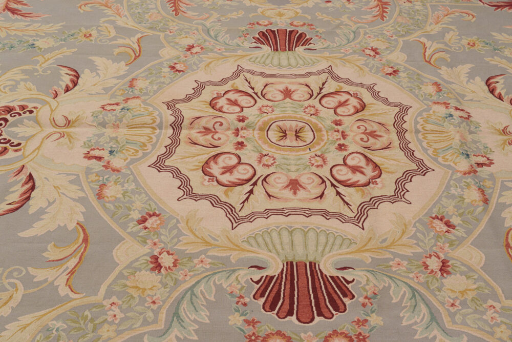 Tapis de luxe design et haut de gamme sur mesure • Montmirail
