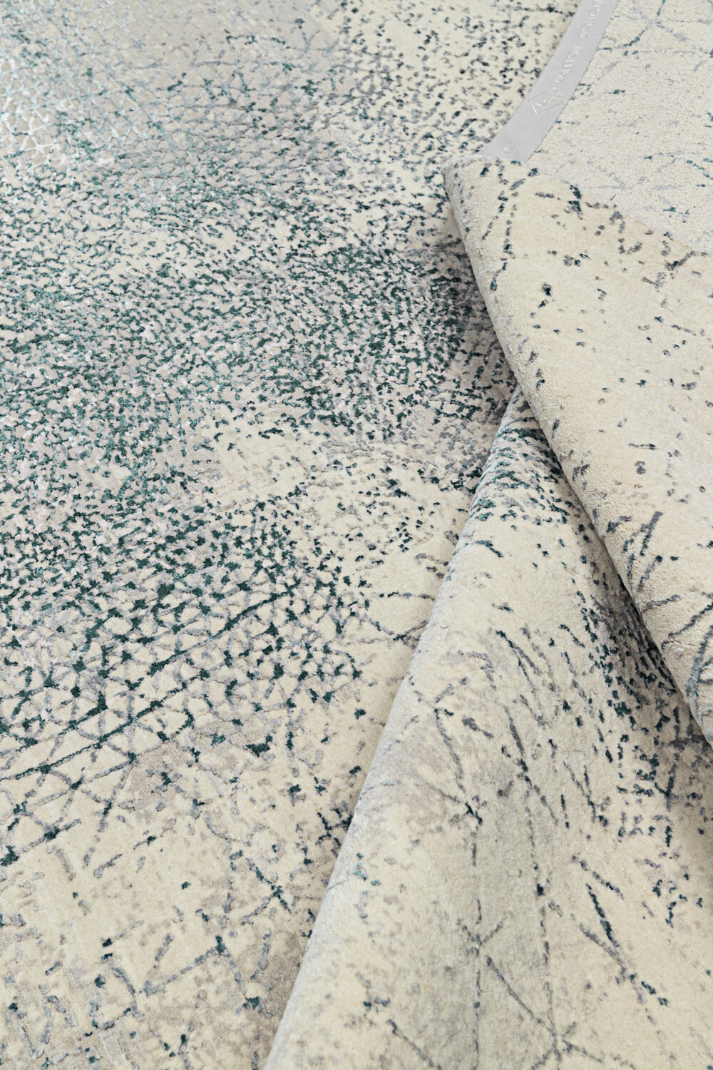 Tapis de luxe design et haut de gamme sur mesure • Orion