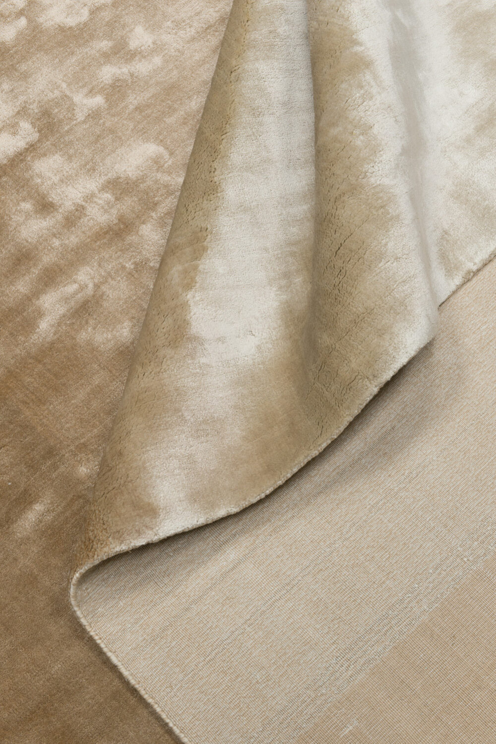 Tapis de luxe design et haut de gamme sur mesure • Rainbow
