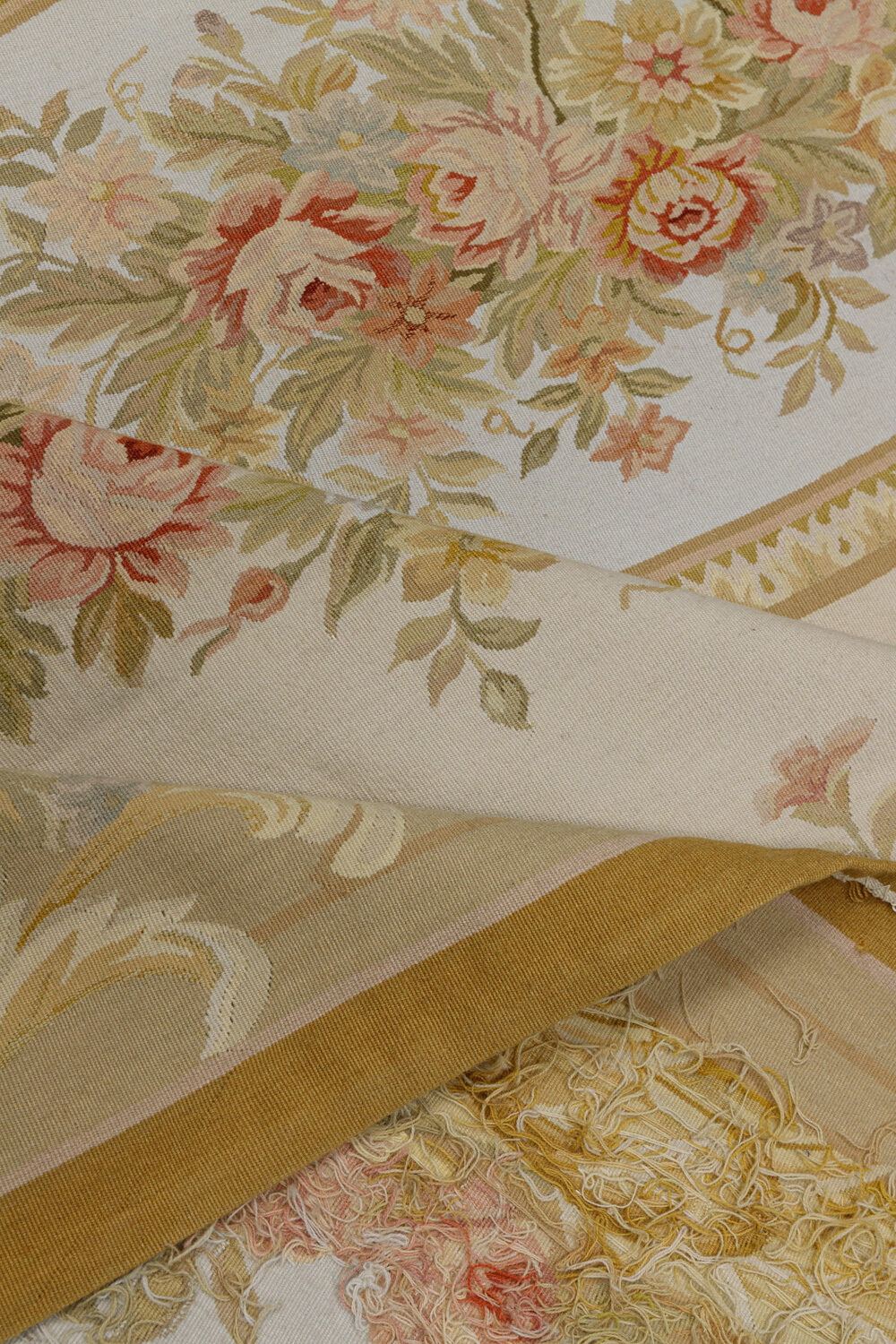 Tapis de luxe design et haut de gamme sur mesure • Saint Clair