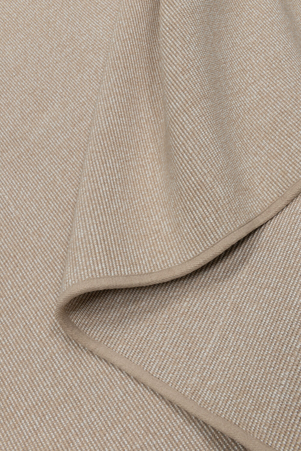 Tapis de luxe design et haut de gamme sur mesure • TRIN