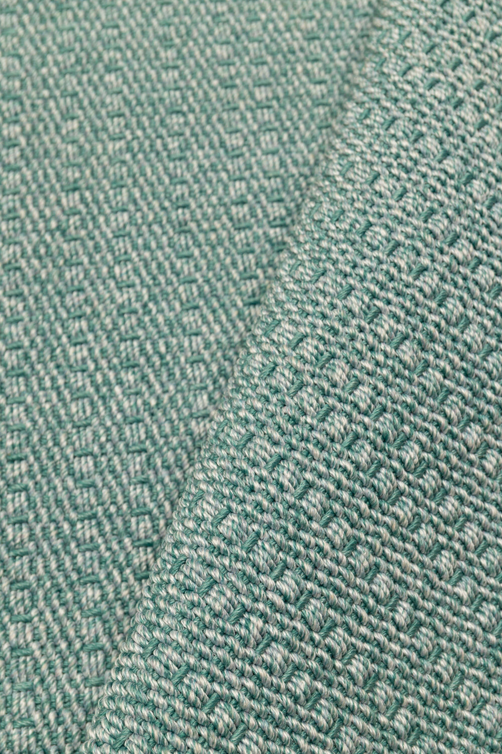 Tapis de luxe design et haut de gamme sur mesure • VICT