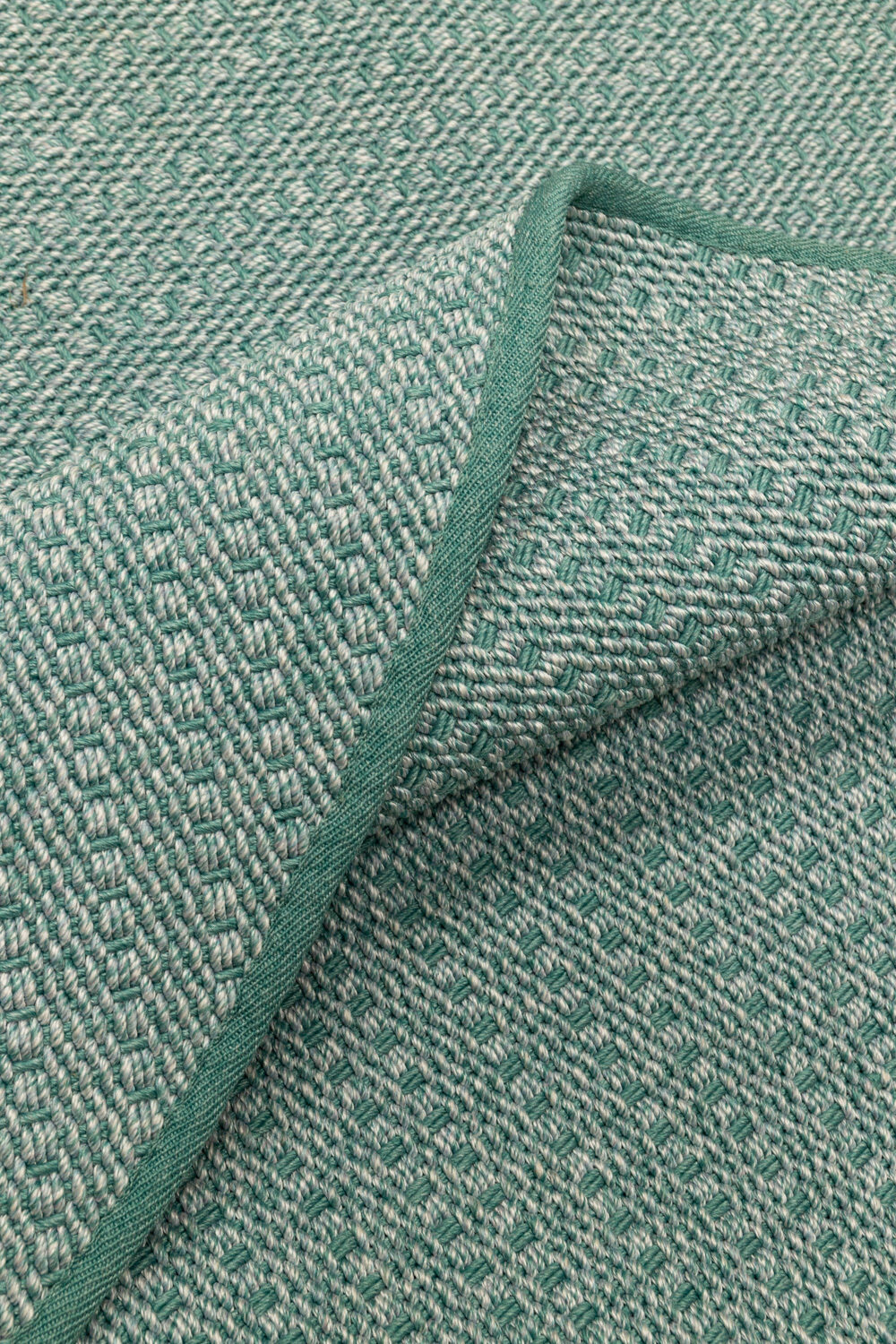 Tapis de luxe design et haut de gamme sur mesure • VICT