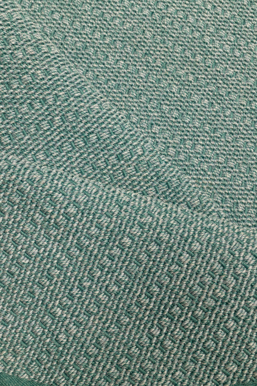 Tapis de luxe design et haut de gamme sur mesure • VICT