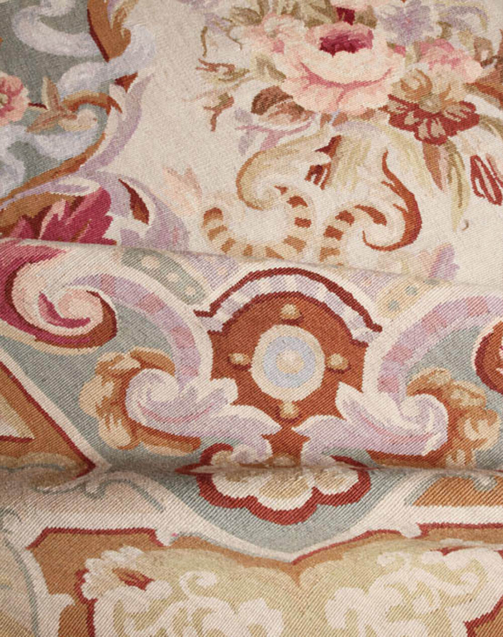 Tapis de luxe design et haut de gamme sur mesure • Villeneuve