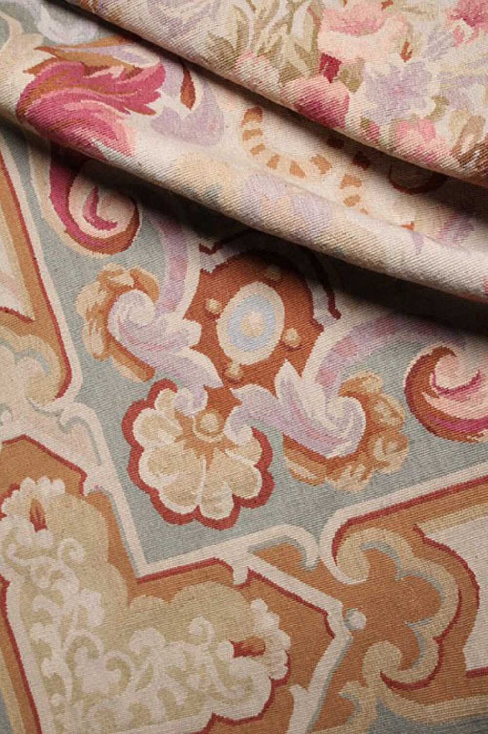 Tapis de luxe design et haut de gamme sur mesure • Villeneuve