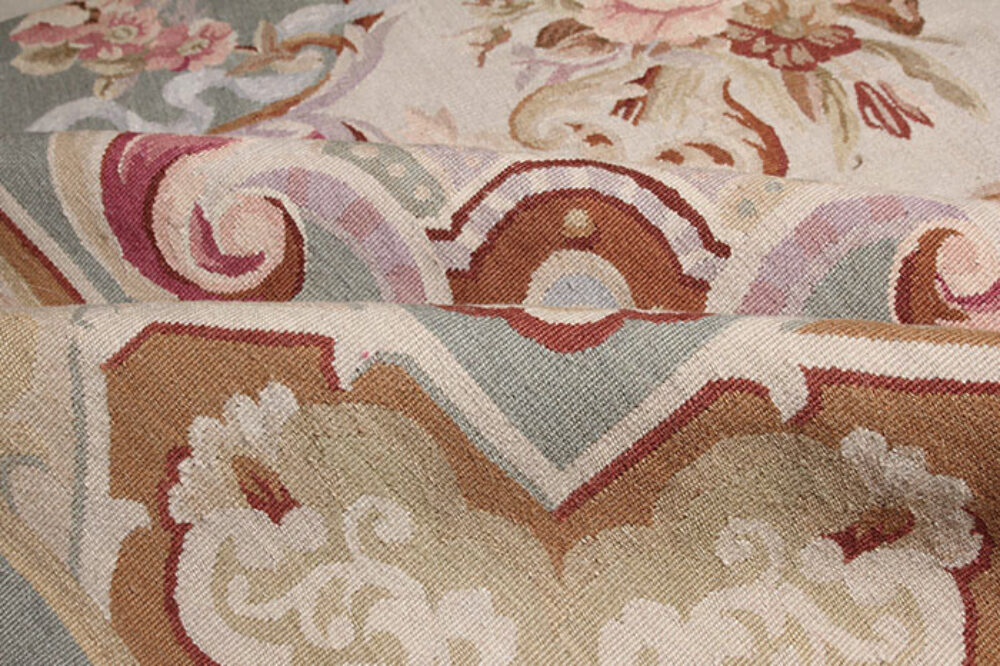Tapis de luxe design et haut de gamme sur mesure • Villeneuve