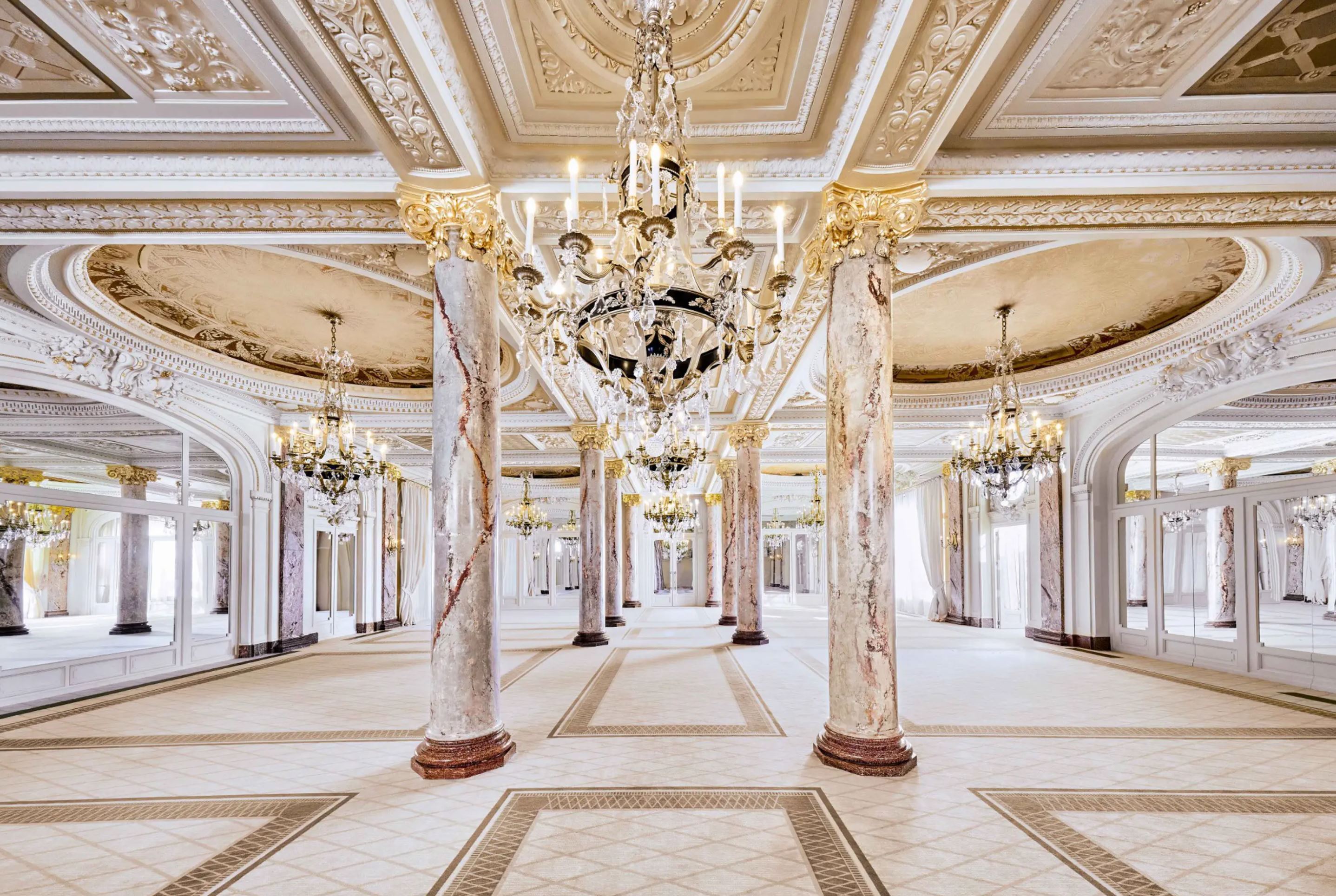 Diseño de lujo y alfombras de alta gama hechas a medida • Salle de reception carlton